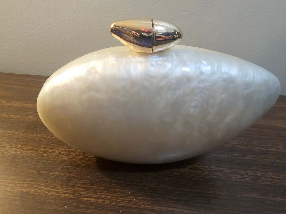 Pearlescent Shell Acrylic Clutch Bag with Metal Clasp for Women